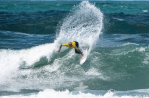 Vasco Ribeiro conseguiu fazer um surf de excelente qualidade nas difíceis ondas de Leça da Palmeira