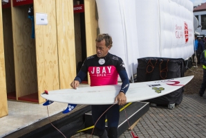 TOM CURREN VENCE MARK OCCHILUPO EM DUELO DE LENDAS