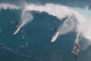 Eddie não foi, mas John John, Fioravanti, Zeke Lau e muitos outros divertiram-se em Waimea