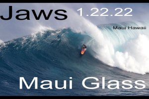 O grande swell que acordou Jaws este fim-de-semana, com Kai Lenny, Keala Kennelly e outros