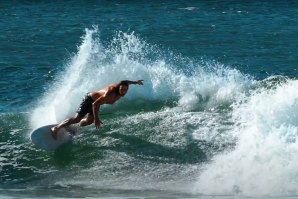 Surf de Páscoa em Snapper Rocks, na Austrália