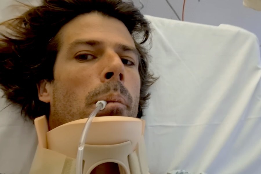 Surfista Francês Vincent Duvignac partiu o pescoço numa onda que conhecia bem