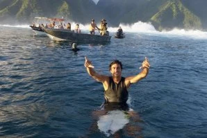 Joaquim Chaves em Teahupoo