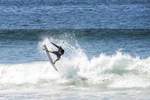 3ª etapa do Circuito ASCC Caparica Power arranca com ondas clássicas