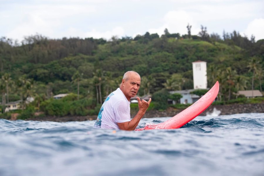 Faleceu Clyde Aikau, lenda havaiana do surf e irmão de Eddie Aikau