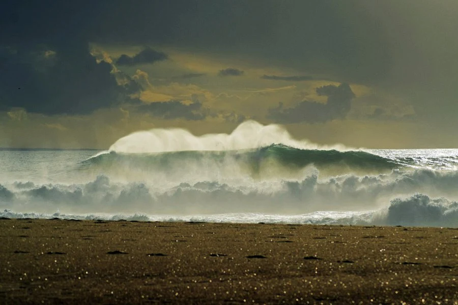 Mais uma vez o Surf e a Praia do Norte a causar estrondo no Turismo.