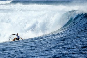 Kelly Slater em ação durante esta madrugada Portuguesa em Fiji...