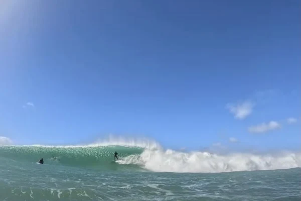 J-Bay gigante - uma verdadeira aula de linha, leitura e técnica em tubos