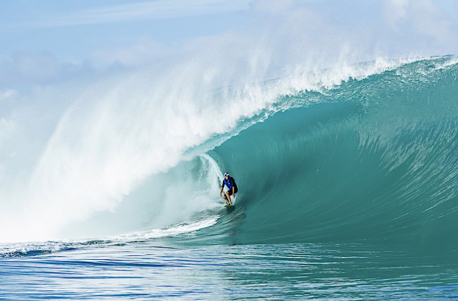 Lexus Tahiti Pro 2025 já arrancou com ondulação gigante em Teahupo’o