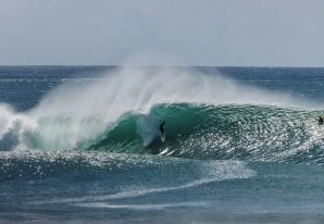 Francisco Laranjinha sofre acidente em onda pesada mas mantém-se fiel à busca pelo “diamante”