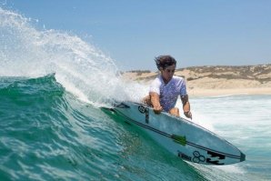 JOSH MONIZ, EITHAN OSBORNE E TYLER WARREN MOSTRAM A QUALIDADE DE ONDAS QUE A COSTA DO MÉXICO TEM PARA OFERECER