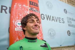 António Laureano no Coruña Big Waves