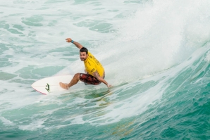WILLIAN CARDOSO. O “PANDA” FEZ BONITO NO VANS US OPEN OF SURFING