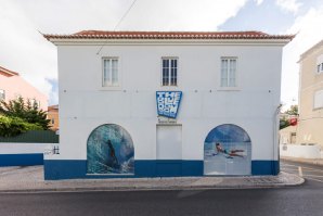 The Blue Room by Frederico Morais, uma surf feeling school