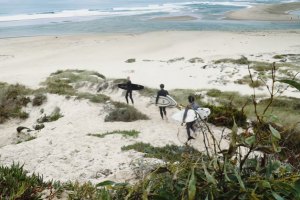 As pranchas assimétricas de Donald Brink nas ondas de Portugal