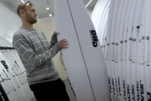 Neco Pyrrait já levantou a prancha DHD na Surfers Lab Baleal