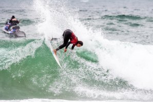 Mafalda Lopes no Estrella Galicia Caparica Surf Fest 2022