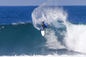 Frederico Morais a atacar o Main Break de Margaret River. 
