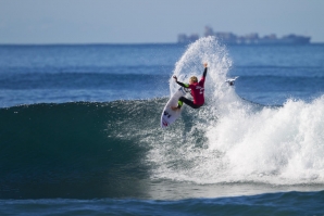 Joe Van Dijk e Pauline Ado vencem wildcards para o Rip Curl Pro Bells Beach