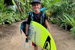 Alessandro Dotti, um Italiano de 8 anos que tem o surf na veia e no pé