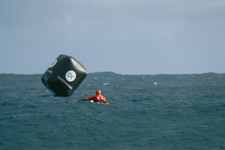 Queda de gigantes em Teahupo’o: líderes mundiais, campeões olímpicos e lendas eliminados antes dos quartos