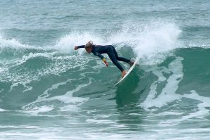 Gustavo Viana, 10 anos, um dos novos surfistas torrienses.