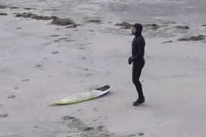 Ben Gravy desafia água a 0ºC em New Jersey: surf com fato 7/5 mm