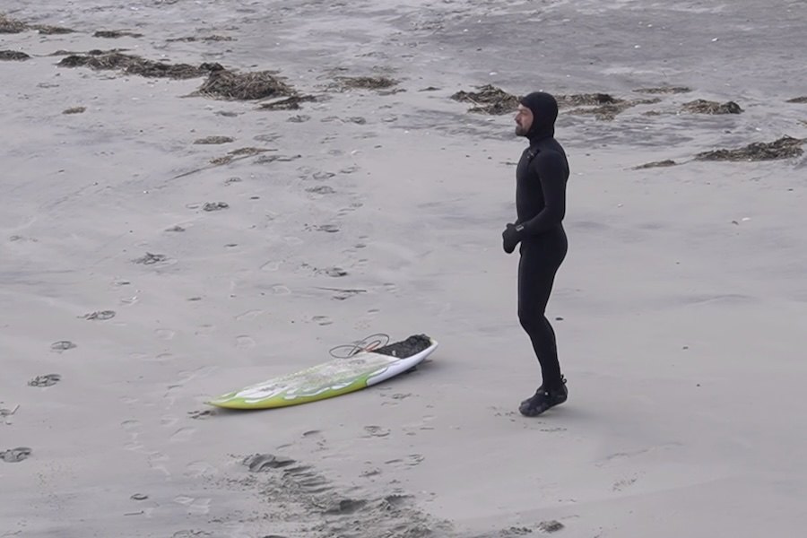 Ben Gravy desafia água a 0ºC em New Jersey: surf com fato 7/5 mm