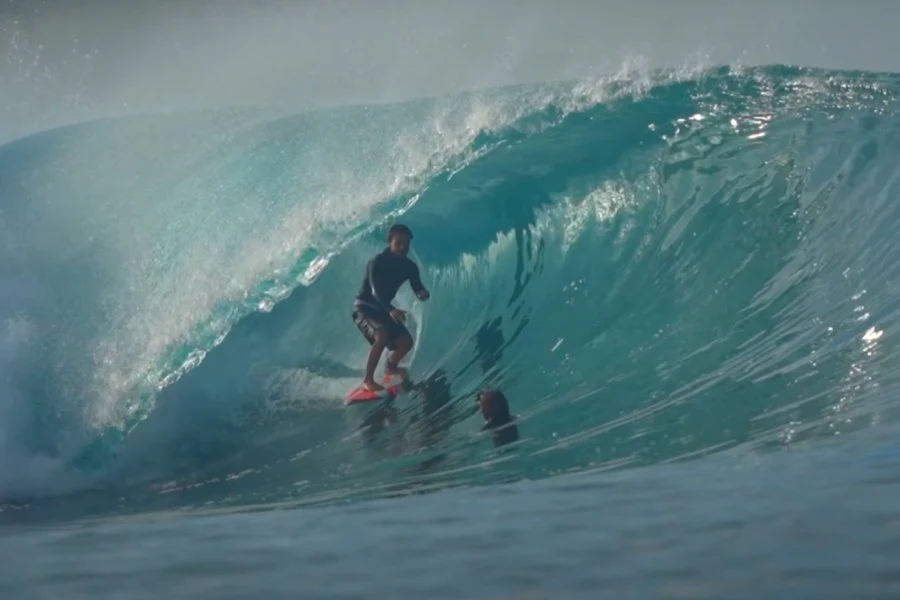 A vida nas Mentawai - uma surf trip com Ícaro Ronchi