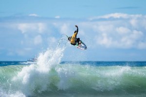 AS OPINIÕES DE KELLY SLATER, STEPHANIE GILMORE E MARTIN POTTER SOBRE MEDINA