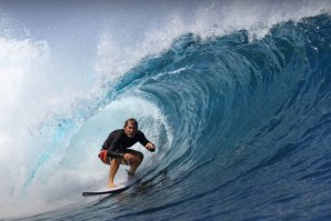Conselhos úteis para continuar a surfar depois dos 60