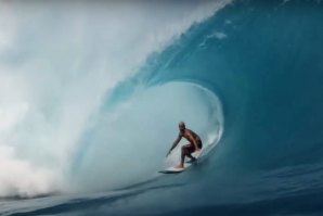 Kelly Slater fez a festa durante o swell histórico em Kandui