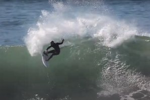 Terminou o CT em Peniche, mas o espetáculo continua na Ericeira, com Kelly Slater e Kanoa Igarashi