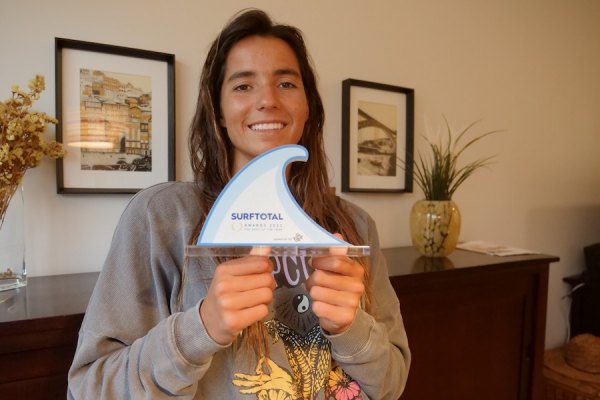 "É uma forma muito positiva de ver o meu esforço a dar frutos" - Teresa Bonvalot, vencedora dos Surftotal Awards (Surfista Feminina do Ano)