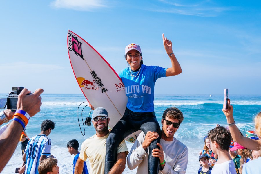 E tocou-se o Hino Português: Teresa Bonvalot vence final histórica frente a Kika Veselko no Ballito Pro