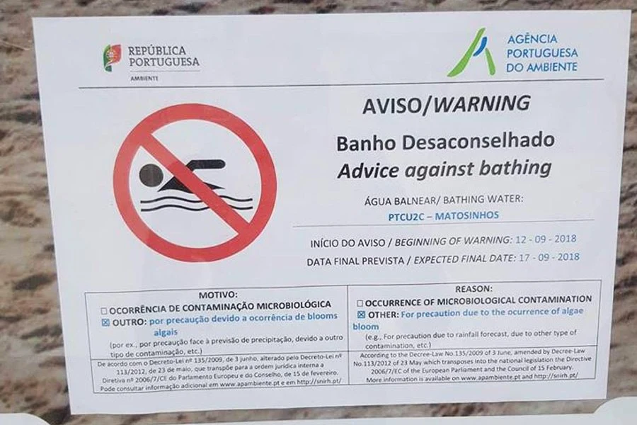 Com a época balnear ainda a decorrer, o aviso na praia.