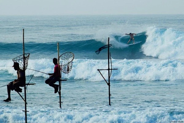 Sri Lanka a Bombar: Uma Sessão de Surf Inesquecível