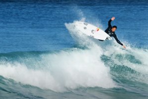 Jordy Smith vive a essência do surf em J-Bay, a sua segunda casa