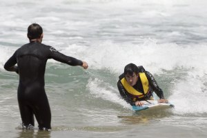 Praia Internacional do Porto recebe ação de Surf Adaptado.