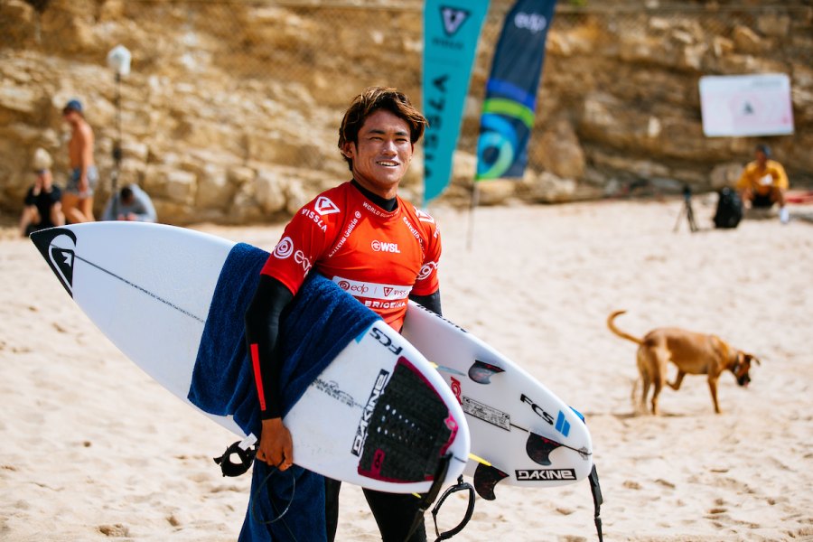 Surfista Indonésio Rio Waida está oficialmente qualificado para o WCT 2023