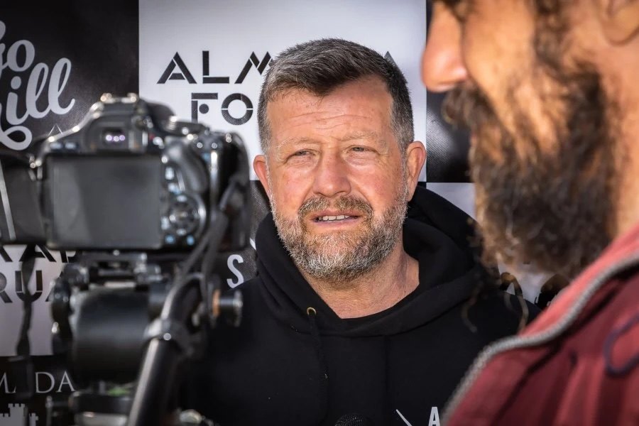 Miguel "Chibanga"Gomes no Podcast Pulsar do Surf — “O surf português precisa de uma estratégia integrada para o futuro”