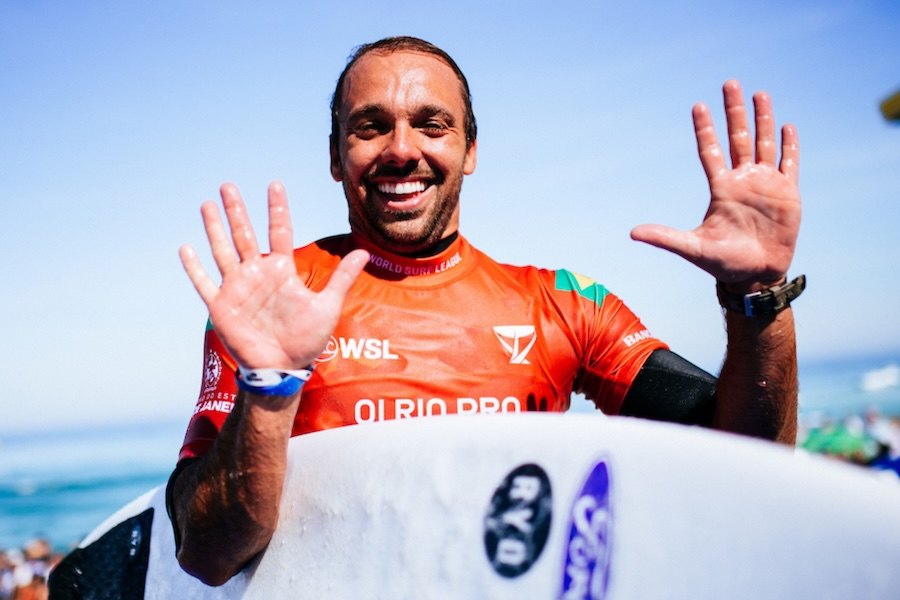 "Ser surfista profissional é poder viver do surf. Com 31 anos não posso colocar o meu futuro em risco" Caio Ibelli