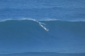 A primeira sessão de tow-in de Camila Cardoso na Nazaré é um sonho realizado