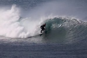 Sessões clássicas na Pedra Branca - Os tubos e o surf de Tim Bisso a alta velocidade
