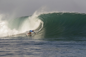 São ondas como estas que aguardam os competidores em Bali