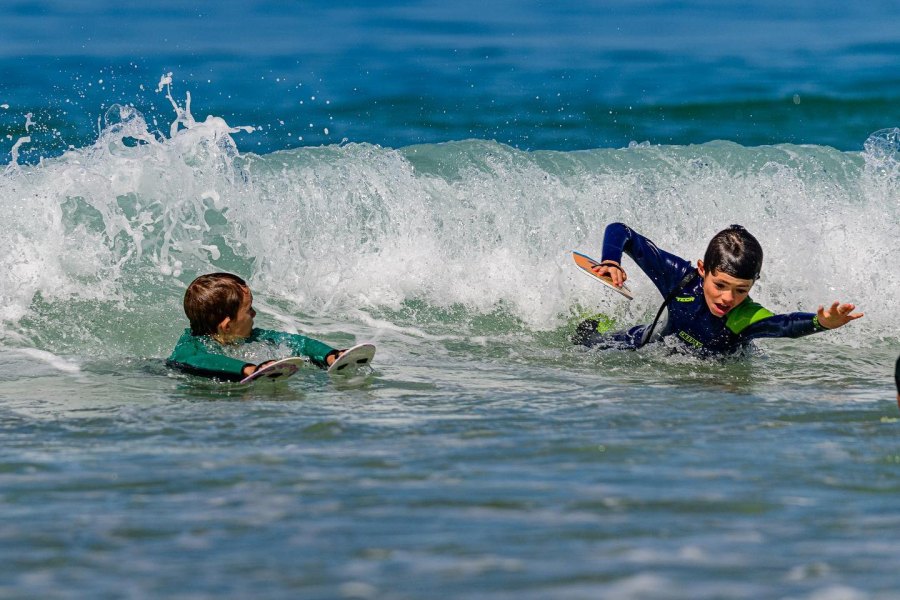 O bodysurf é uma aprendizagem essencial. Porquê? A primeira escola de bodysurf em Portugal explica