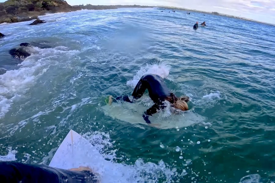 Quando o crowd se torna mais perigoso do que as ondas !