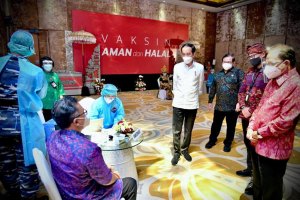 Plano de vacinação em massa em Bali pretende reabrir portas ao turismo em Junho