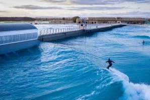 The Wave e Wavegarden planeiam novas piscinas de ondas no Reino Unido e na Irlanda, num momento de enorme crescimento da indústria
