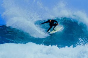 FICA A CONHECER O SURFISTA EM ASCENSÃO AUSTRALIANO, LETTY MORTENSE